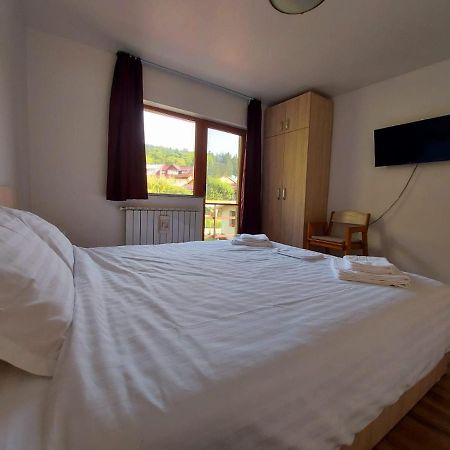 C House Villa Buşteni Buitenkant foto